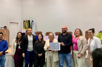 Foto - certificação equipe amiga da mãe, parceria e criança 