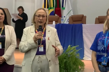 Foto - certificação equipe amiga da mãe, parceria e criança 