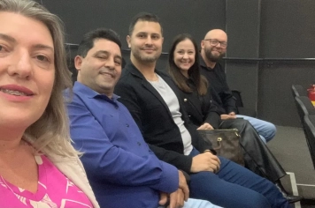 Foto - certificação equipe amiga da mãe, parceria e criança 