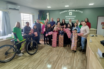 ADMINISTRAÇÃO ENTREGA PRÊMIOS DO 4º CONCURSO DE EDUCAÇÃO FISCAL.